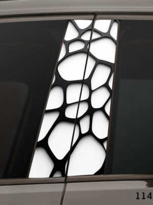 Чорна павутина на білому фоні 114