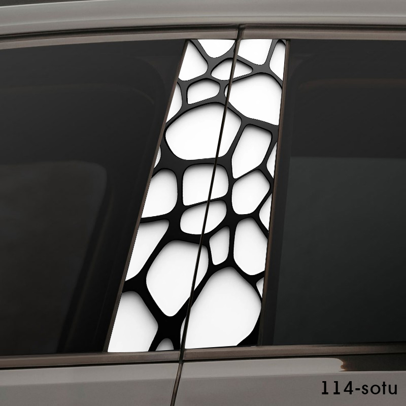 Чорна павутина на білому фоні 114